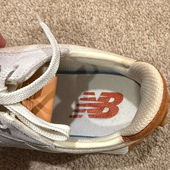 New Balance 327 - Picture 7 of 7